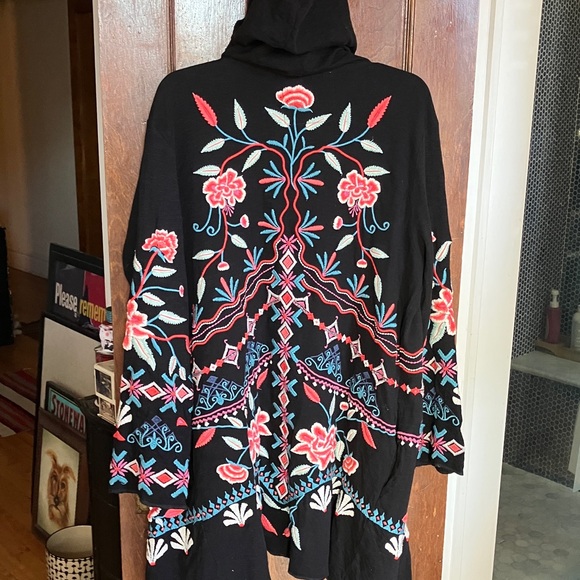 Embroidered Black Jacket - Picture 6 of 8